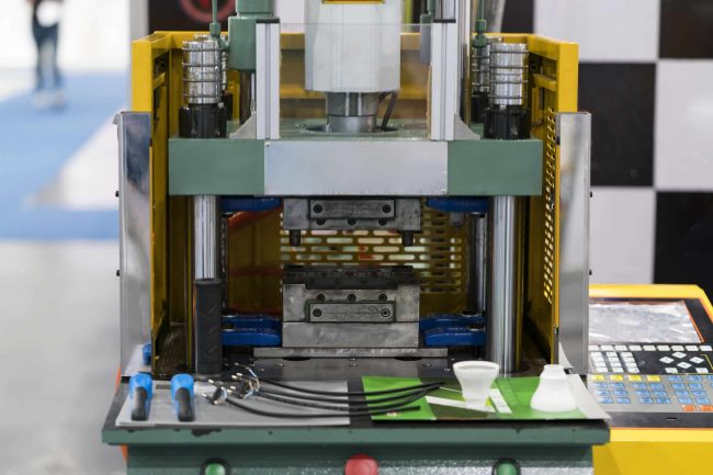 3分鐘看懂油壓機選擇：四柱式與C型大解析